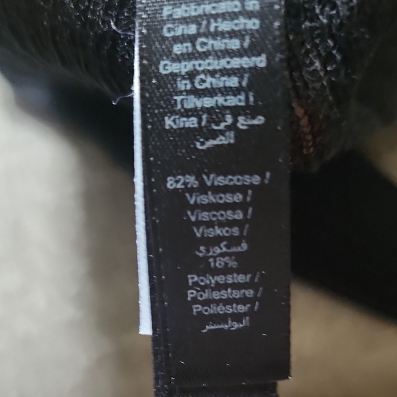 SKIMS Black Ribbed Long Sleeve Henley Top - Picture 10 of 14